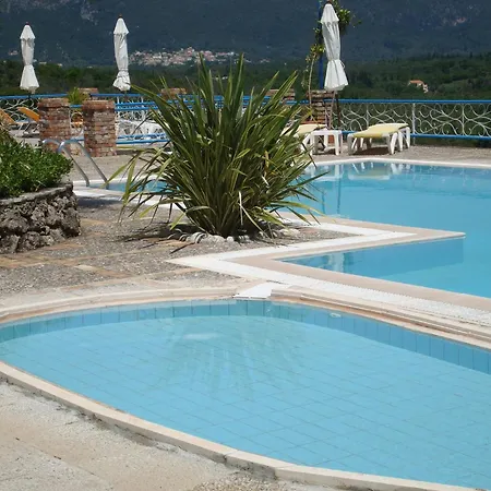 In Paleokastrites With Swimming Pool Near Beaches Appartamento Liapades