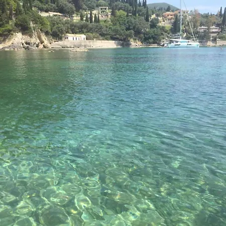 In Paleokastrites With Swimming Pool Near Beaches Appartamento