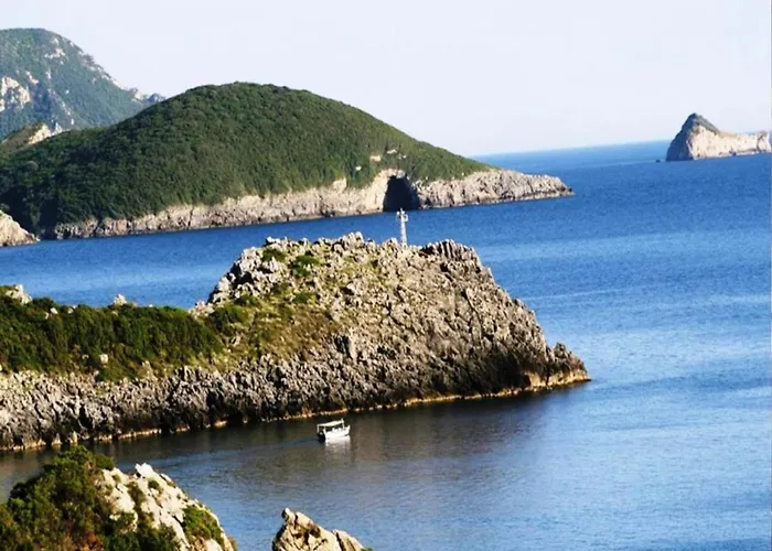 In Paleokastrites With Swimming Pool Near Beaches Lejlighed