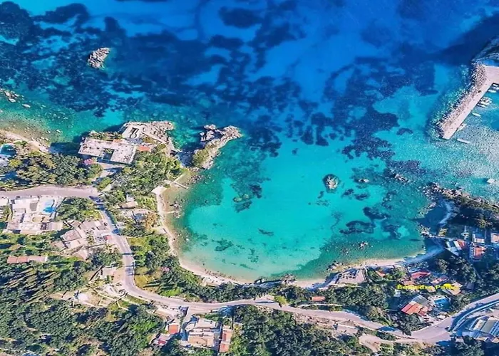 In Paleokastrites With Swimming Pool Near Beaches Lejlighed Liapades